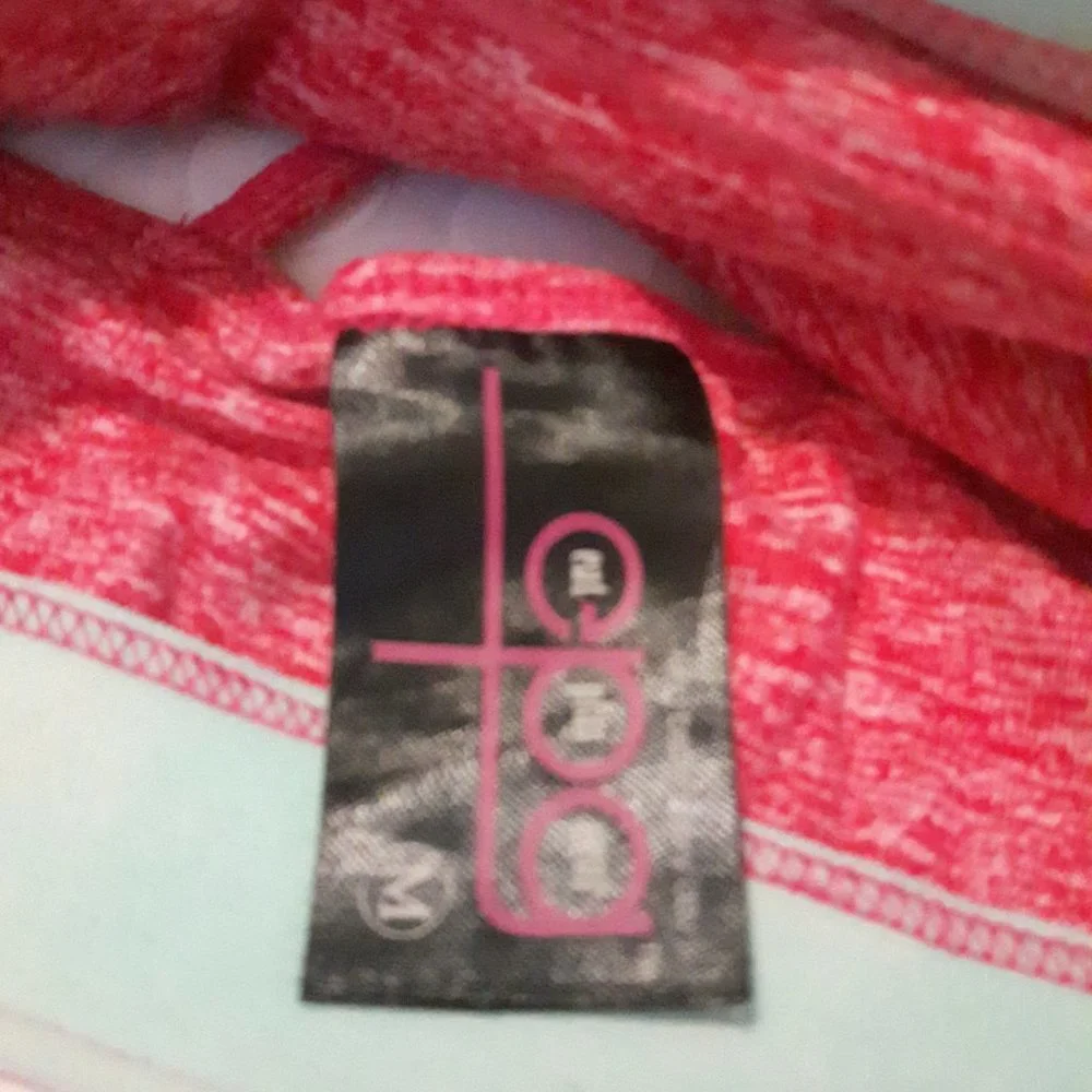 Yoga top and matching sports bra - Picture 2 of 8